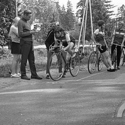 Ogres trikotāžas kombināta sporta spēles riteņbraukšanā uz Tīnūžu ceļa