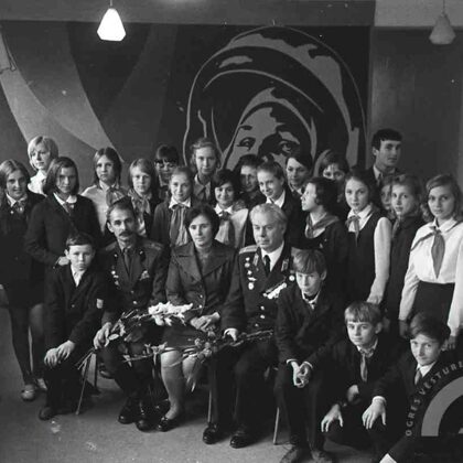 Skolēnu tikšanās ar 2.Pasaules kara veterāniem Jaunogres vidusskolā. 20. gs. 70. gadi