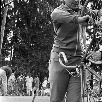 Sporta meistars, Ogres trikotāžas kombināta riteņbraucēju treneris Jānis Suppe