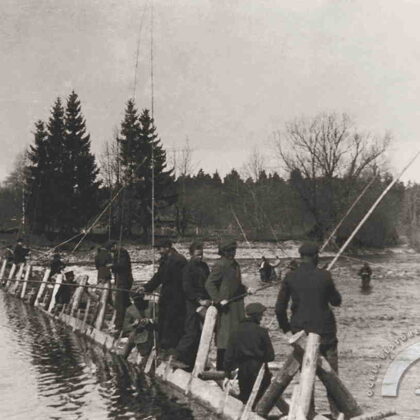 Vimbu makšķerēšana pie Ogres dzirnavu dambja, 20. gs. 30. gadu beigas